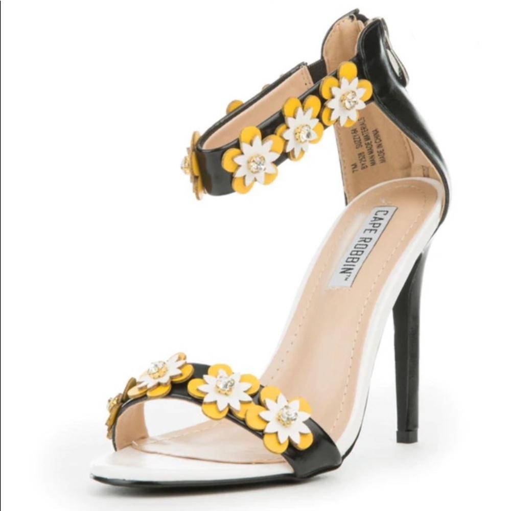 CAPE ROBBIN SUZZY HEEL